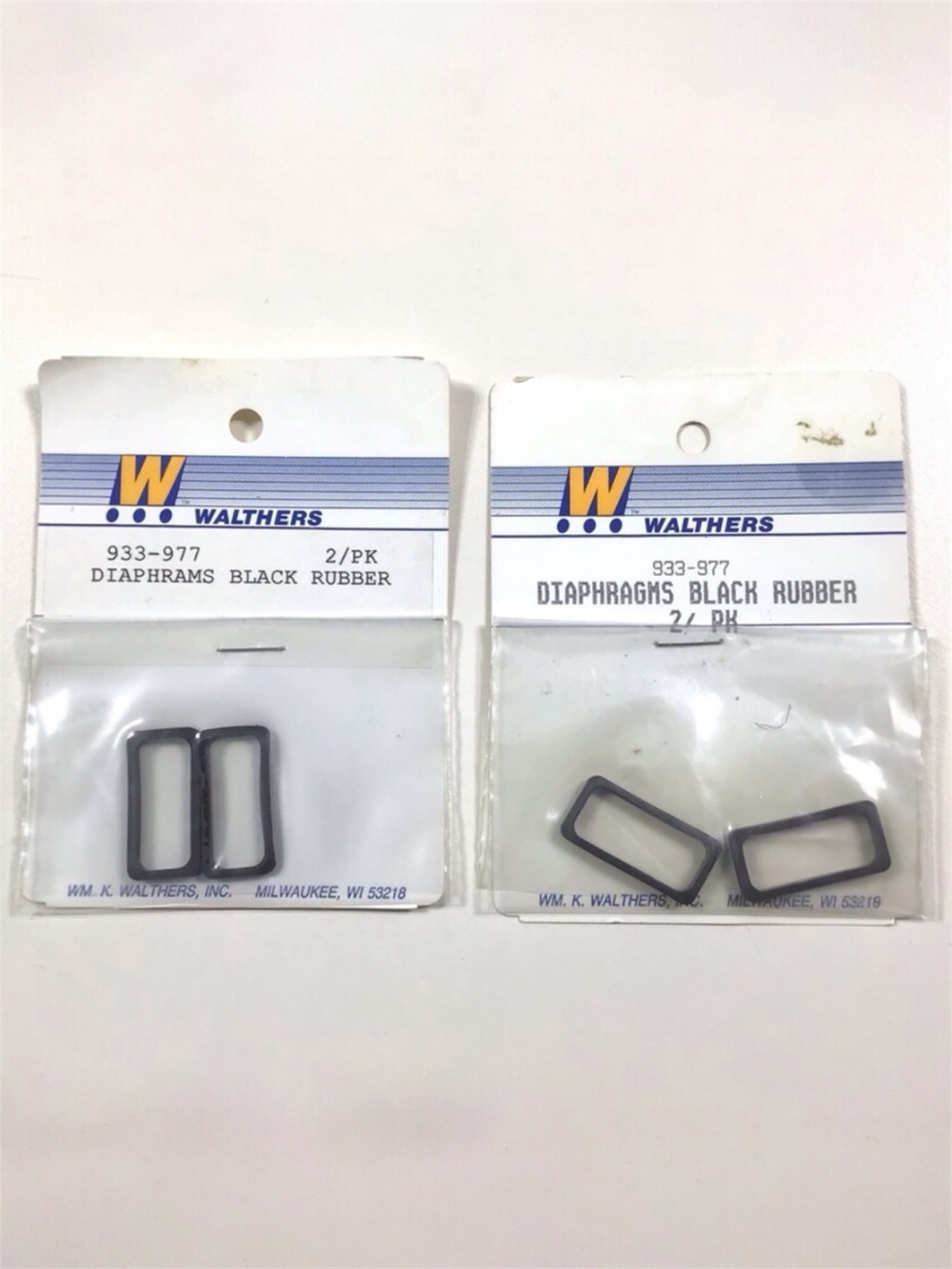 Walthers HO Scale Diaphragms Passenger Train Car Detail Parts Two 2Pks 933-977